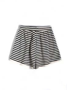 SHEIN BASICS 1pc Women Casual Solid Color Knit Striped Loose Shorts