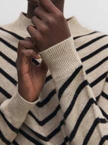 BizChic 卡其色毛衣、时尚通勤上衣、女士假日毛衣、女士通勤服装、圣诞服饰