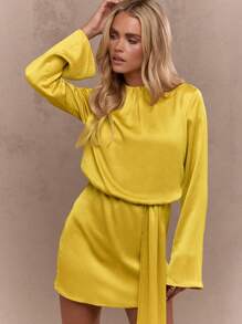 MISSGUIDED 缎面喇叭长袖迷你连衣裙 - 芥末黃 - 查看 3
