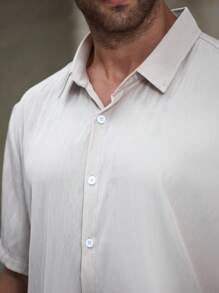 Manfinity Homme Plus Size Men's Casual Solid Color Short Sleeve Shirt