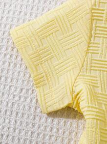 SHEIN Vintaside Kids Textured Shirt And Shorts Street Fashion Toddler Baby Boy 2pcs Outfit Set - Yellow - View 3