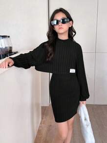 SHEIN Leap Crew Bộ đồ thường ngày thu đông cho bé gái tuổi mới lớn 2 món - Áo crop top hở vai rộng rãi, cổ đứng, dệt kim gân mềm mại & váy hai dây bó sát - màu đen - Xem 1