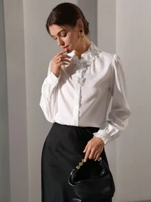 Aveloria Modichic 女士纯色 3D 花卉刺绣和荷叶边长袖衬衫，秋季 - 米色 - 查看 3
