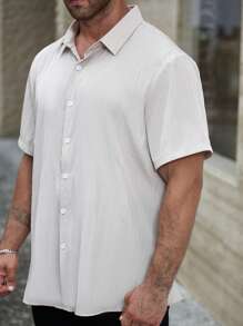 Manfinity Homme Plus Size Men's Casual Solid Color Short Sleeve Shirt