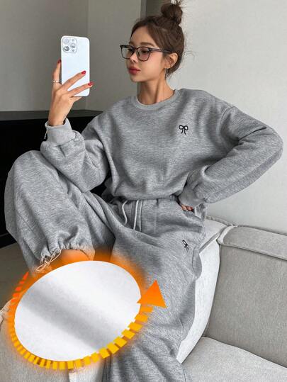 DAZY 女士圆领刺绣卫衣和运动裤两件套，秋季服装，保暖内衬运动套装，女士休闲家居服套装