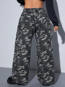 SHEIN ICON Jeans de carga holgados de pierna ancha con estampado de camuflaje de talla grande, pantalones vaqueros para otoño