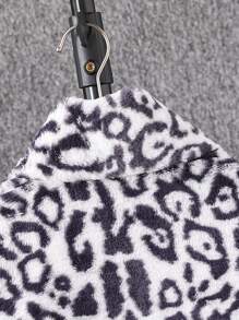 SHEIN 1pc Set Young Boy Casual Warm Fuzzy Thick Long Sleeve Hoodie Jacket & Matching Scarf, Leopard Print Mid-Length Outerwear For Toddlers, Winter & Holiday