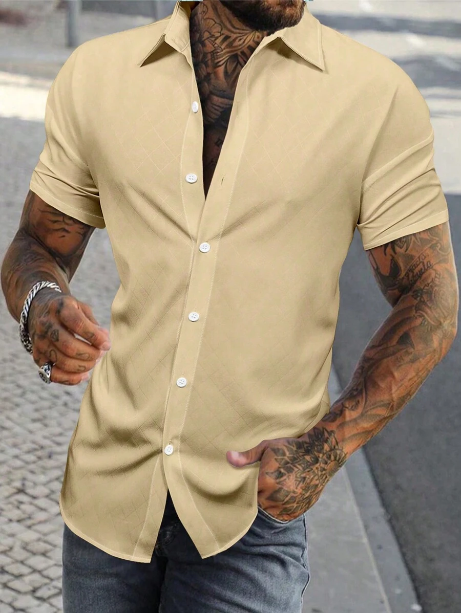 Manfinity Homme Áo sơ mi nam tay ngắn cài nút phía trước màu trơn thường ngày - Màu Khaki - Xem 1