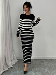 Chiquease Váy len dệt kim dài tay cổ tròn kẻ sọc - Nhiều màu - Xem 5