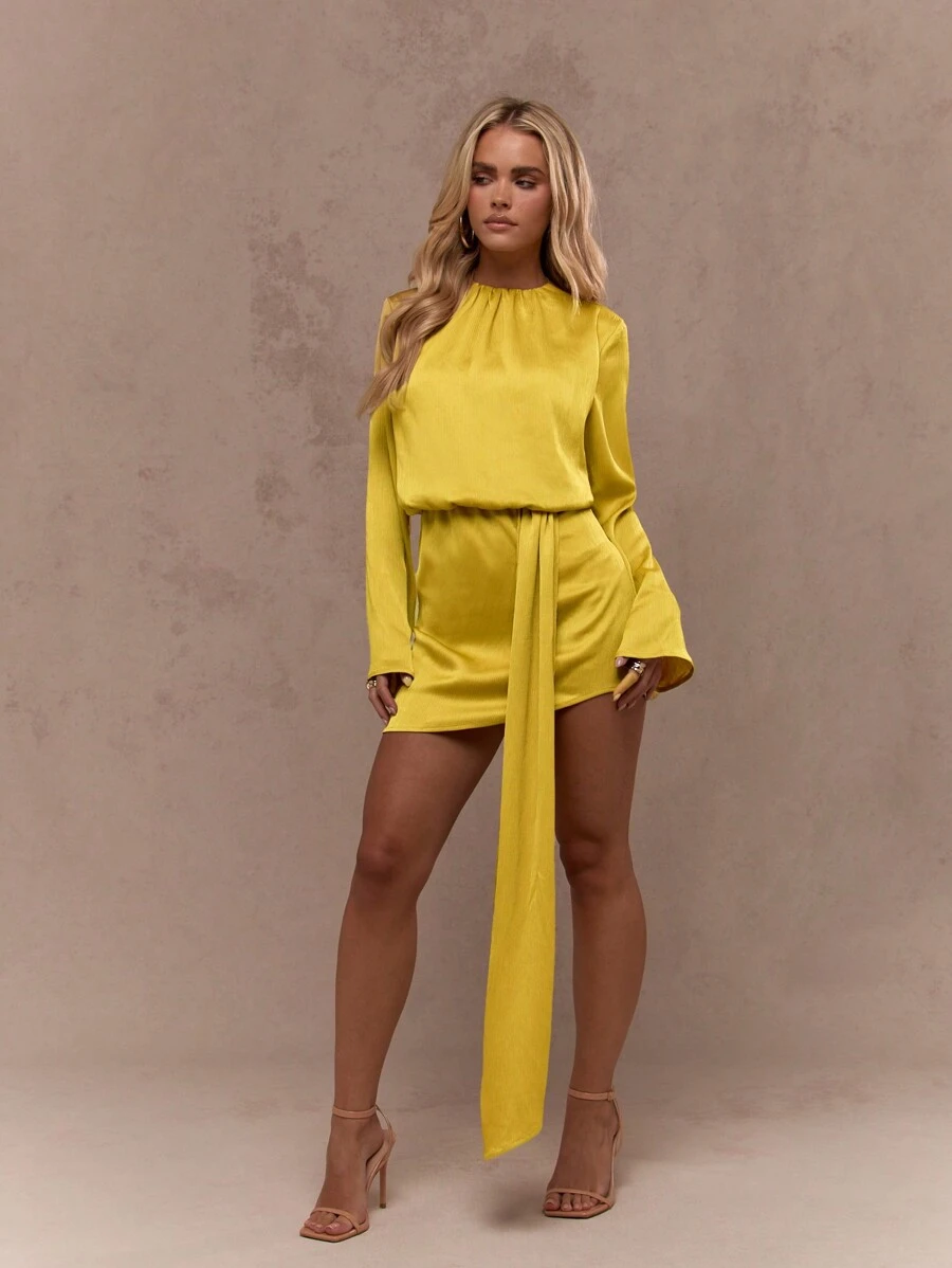 MISSGUIDED 缎面喇叭长袖迷你连衣裙 - 芥末黃 - 查看 1