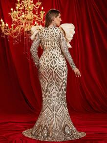 SHEIN Belle Vestido de noche elegante de estilo gótico con lentejuelas doradas de champagne, con volantes multicapa exagerados, hombros descubiertos, escote profundo en V y cola de pez, para ocasiones formales, boda, graduación y cenas, de manga larga y talla grande - Champán - Ver 4