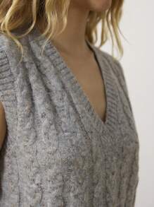Aralina 纹理舒适麻花针织无袖V领背心