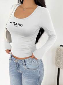 SHEIN EZwear Camiseta básica de manga larga blanca, de cuello redondo, con manga raglán, de ajuste ceñido, con estampado "MILÁN ITALIA", adecuada para primavera y otoño