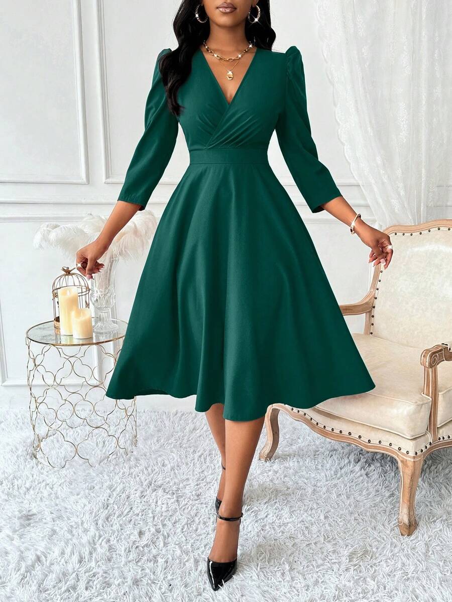 Lunelith SHEIN Lunessa 女式 V 领收腰 3/4 袖喇叭中长连衣裙，女式长款服装 - 綠色 - 查看 1