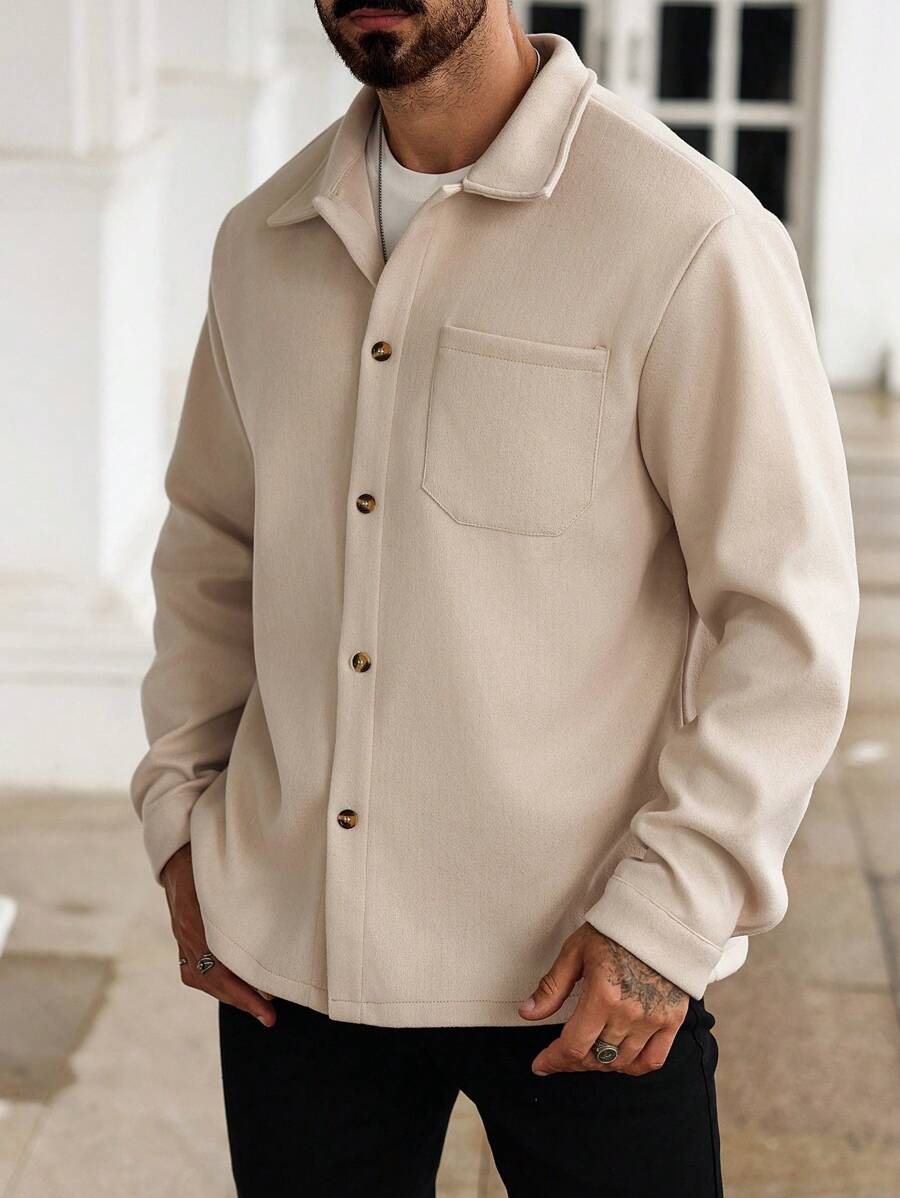 Manfinity Homme Áo sơ mi nam tay dài cài nút màu trơn cỡ lớn có túi phía trước - Màu be - Xem 1