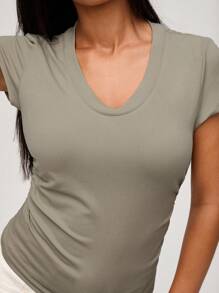 SHEIN BASICS Casual Solid Color Knit Round Neck Short Sleeve Fitted With Side Pleats Women T-Shirt