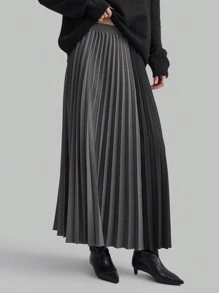 Ontre 女装时尚2025春季新款灰色拼布黑色百褶裙，简约休闲日常百搭宽松百褶拼色半身裙