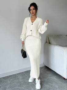 Elenzga Bộ 2 món: Áo len cardigan trễ vai màu trơn đơn giản và chân váy, Thu/Đông - trắng - Xem 6