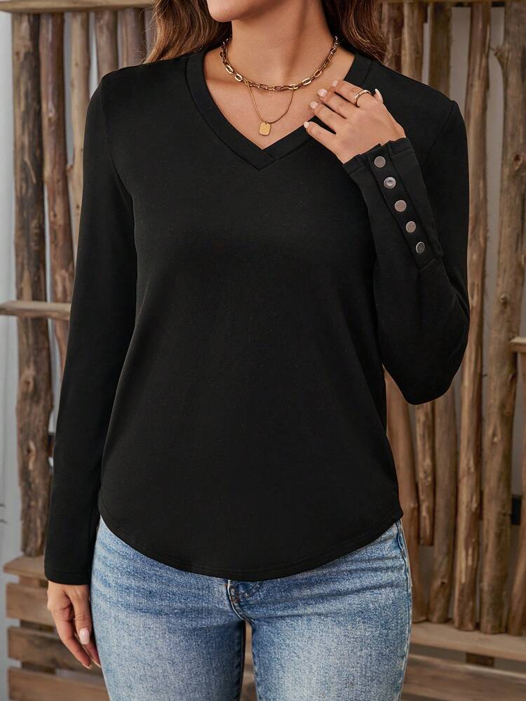 Fuzzy Top Women's Black Thermal Lined Basic T-Shirt With Button Decoration On The Cuffs