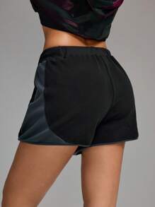 Innovista Pantaloni scurți sport confortabili din fleece, în culori contrastante, cu șnur, cu colanți încorporați, anti-iritație 2 în 1, cu interior elastic, îmbrăcăminte sportivă în strat dublu, haine de antrenament zilnice, sport, yoga, pilates, HIIT, antrenament, îmbrăcăminte sport, toamnă, motociclism, confort, mișcare, cardio, box, ciclism, cross fit, paddleboard, exerciții în aer liber, TT sănătos, viral, IG, Reel Ready, FYP, INSTA