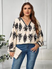 SHEIN LUNE Blusa de manga larga con cuello en V, diseño de puño recogido y estampado floral para mujer de talla grande, ideal para vacaciones - Multicolor - Ver 1