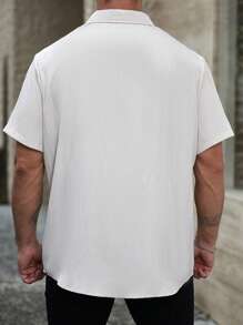 Manfinity Homme Plus Size Men's Casual Solid Color Short Sleeve Shirt