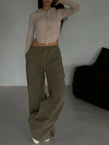 DAZY 女式低腰工装裤，带褶裥腰带和收腰细节 - 軍綠色 - 查看 3