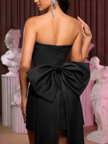 SHEIN Belle Elegant And Gorgeous Black Fine Shiny Silk Elastic Composite Fabric Tube Top Diamond Chain And Pearl Combination Chain Decoration Chest Small A-Style Back Big Bow Suitable For Bachelorette Party Evening Formal Women's Cocktail Dress, Prom Semi Formal Dress, For Birthday, Wedding Guest, Graduation, Dinner, Homecoming