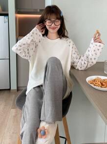 DAZY Bộ đồ ngủ rộng rãi vải voan tay raglan họa tiết hoa Ditsy - Màu be - Xem 1