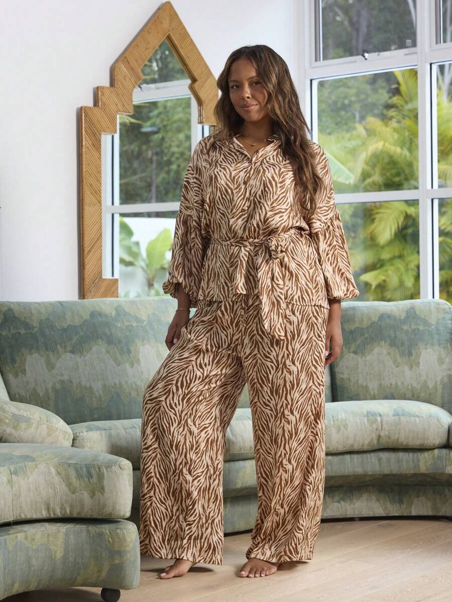 Aralina Curve Textured Satin Pull On With Tie Waist Wide Leg Pants