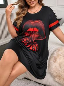 SHEIN 大码女式樱桃唇印花圆领短袖休闲睡袍，Moo Moo - 彩色 - 查看 1