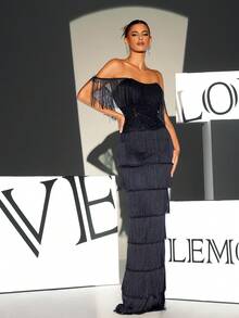 Decor cu paiete, cu franjuri, cu umăr dezactivat, rochie formală, lungă la podea, neagră, elegantă, de bal, seara, pentru invitați de nuntă, pentru absolvire, cină