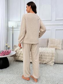 Pijama de mujer informal con parte superior de manga larga con cuello redondo y estampado de letras y gato de dibujos animados, y pantalones