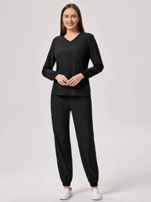 TaskEZ Solid Color V-Neck Long Sleeve Pocket Casual Nursing Scrub Uniform Top With Pants, Scrub Set - Black - View 4