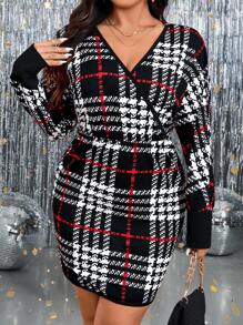 SHEIN Clasi Vestido de manga larga con cuello en V cruzado y estampado de cuadros, talla grande