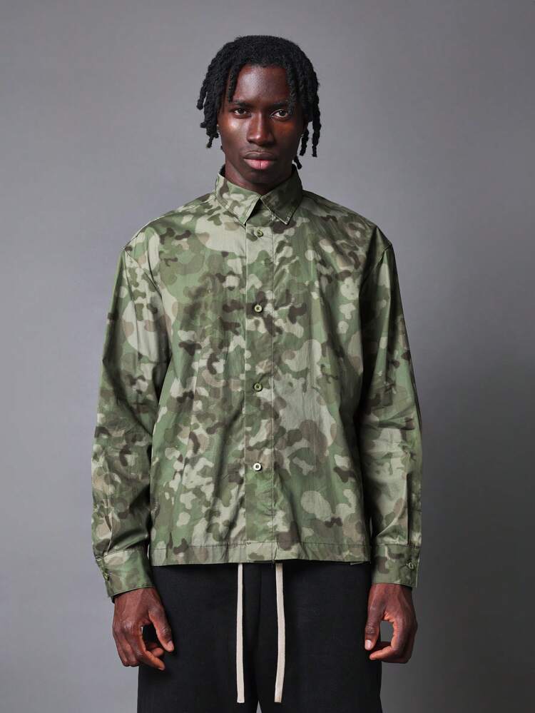Chemise à manches longues imprimée camouflage coupe régulière