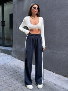 RueChic Quần chạy bộ ống rộng có đường may bên hông tương phản với túi lớn - Màu xanh hải quân - Xem 7