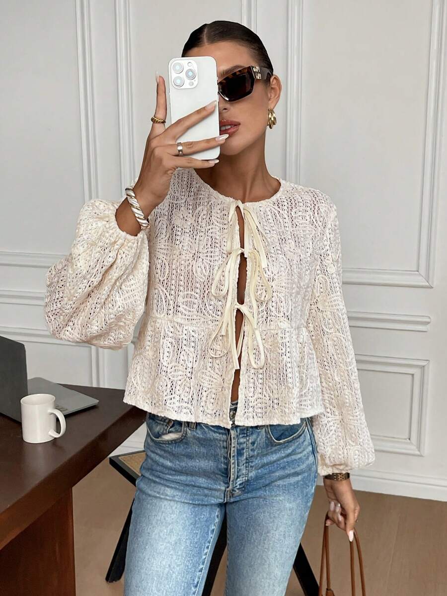 SHEIN Frenchy 女士休闲优雅前系带灯笼袖秋季衬衫，女士秋季前系带长袖短款休闲衬衫，教师服装，秋季服装，秋季婚礼宾客礼服，黄色女式连衣裙，冬季上衣，服装，可爱女式衬衫，女士办公室服装，长袖衬衫，女士亚麻服装，秋季女式服装，圣诞派对单袖衬衫，冬季上衣 - 杏色 - 查看 1