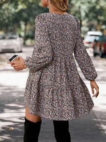 SHEIN LUNE Đầm ngắn nữ kiểu dáng nghỉ mát, cổ chữ V, tay phồng, viền bèo họa tiết hoa, thích hợp mặc thường ngày. - Nhiều màu - Xem 2