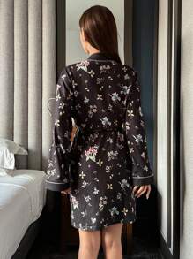 DAZY Bata suelta de manga larga con estampado floral completo y cintura con lazo