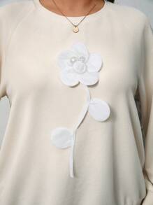 SHEIN LUNE 3D Floral Decor Soft Textured Plus Size Pullover Sweatshirt   Thermal Shirts