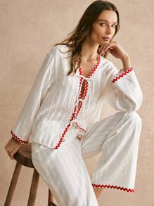 SHEIN Frenchy 撞色勃艮第波浪边 100% 纯棉蝴蝶结长袖两件套女士套装、系带长袖衬衫和宽松长裤、提花材质面料、女士两件套、海滩女装、波西米亚风女装、秋季女装、冬季女装 - 杏色 - 查看 1