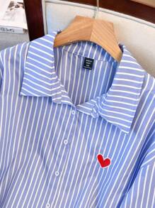 SHEIN Clasi Camisa casual de manga larga con botones delanteros, cuello y estampado minimalista de corazón en talla grande