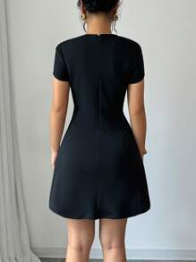 SHEIN PETITE Vestido corto elegante de mujer con cuello alto, cintura entallada, estilo princesa, con bolsillos, diseño con solapa y cremallera posterior, adecuado para uso diario y citas de San Valentín - Negro - Ver 2