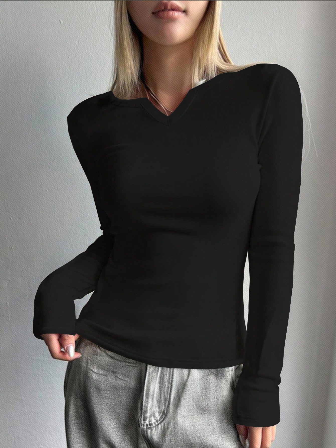 Neckline