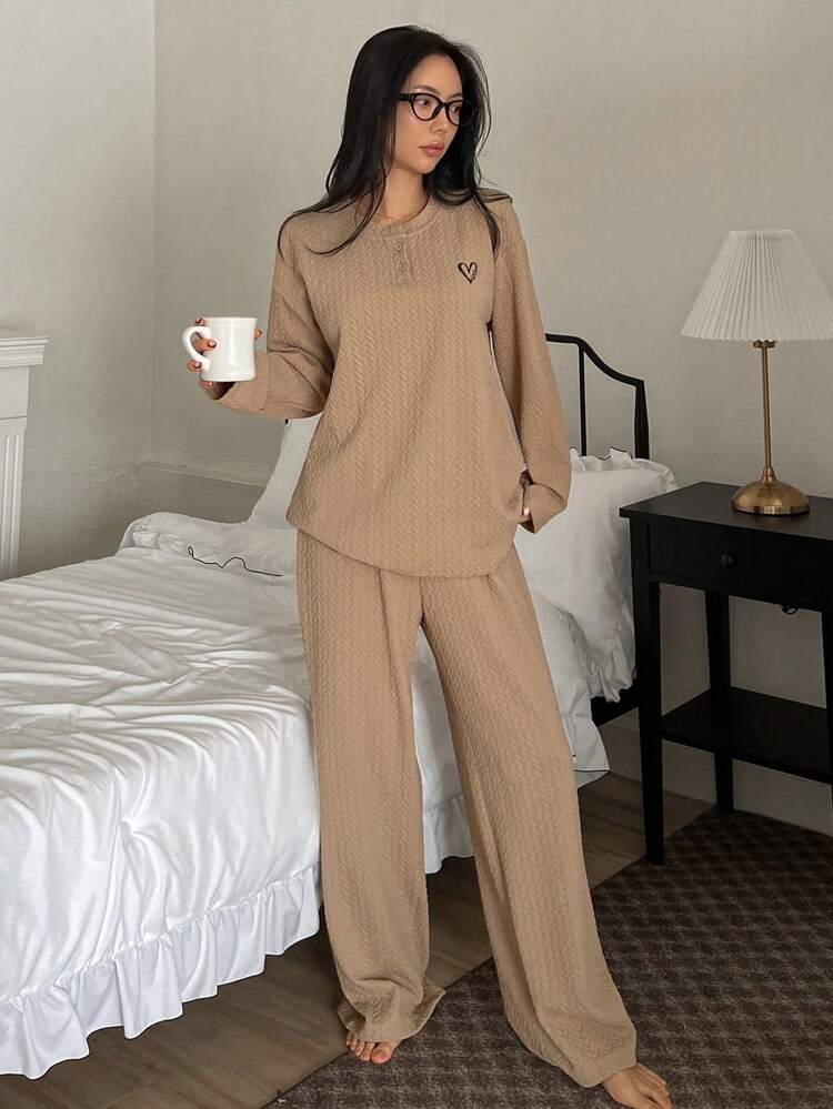 Women Letter & Heart Embroidery Textured Drop Shoulder Loose Pajamas Set