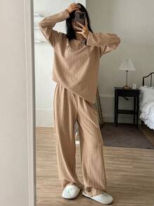 DAZY Damen Pyjama Set mit Buchstaben- und Herz-Stickerei, Strukturierter Drop Shoulder lockerer Schnitt