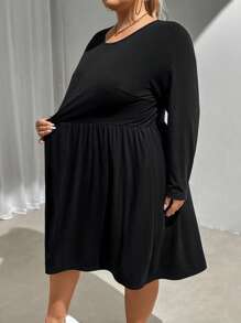 SHEIN CURVE+ 曲线加大码喇叭腰线冬季和秋季 A 字中长连衣裙 - 黑色 - 查看 3