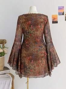 Soleia 大码女式佩斯利花卉印花 V 领喇叭袖连衣裙，度假/返校装，初秋 - 彩色 - 查看 2