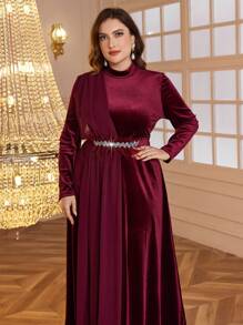 Modelyn 勃艮第红色加大码优雅天鹅绒和雪纺羽毛装饰长袖 A 字裙，常规款式，秋冬女士装长款晚礼服 - 酒紅色 - 查看 5